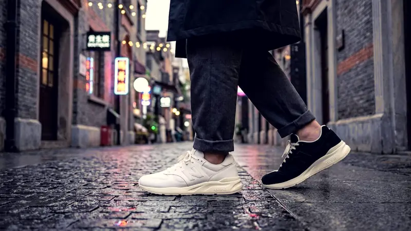 New Balance 2010 x DOE: Đôi Giày Sneaker Lấy Cảm Hứng Từ ... - Foto 2