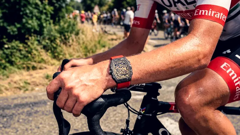 Pogačar in Tour de France con l'orologio da 300.000 euro - Foto 1